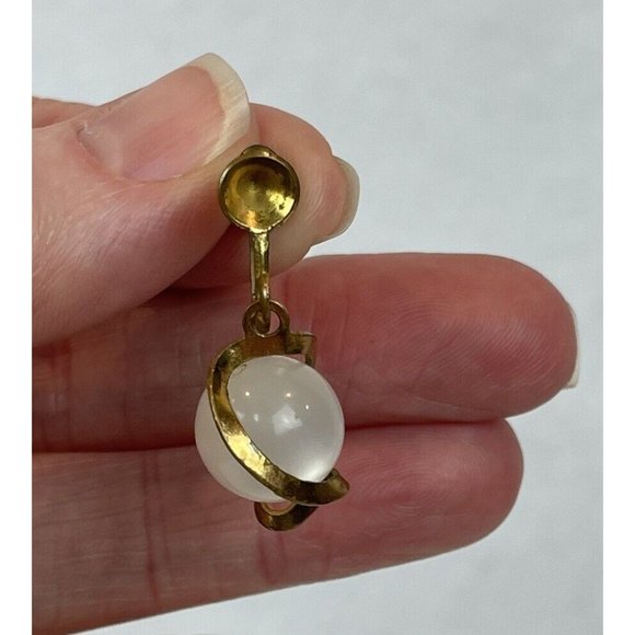 Vintage Gold Tone Pools of Light Drop Earrings Lucite Screw Back - Picture 5 of 6